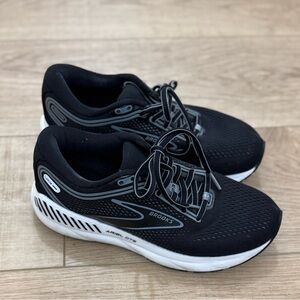 Brooks Women’s Ariel GTS 23 Running